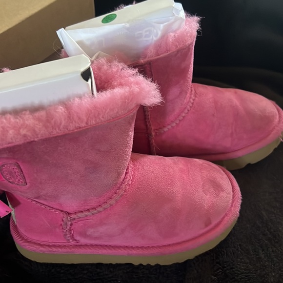 Mini Bailey Bow Ugg Boot - Picture 5 of 7